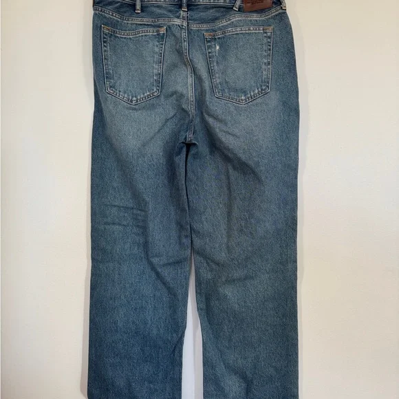 A&F Baggy Jeans - Picture 2 of 4